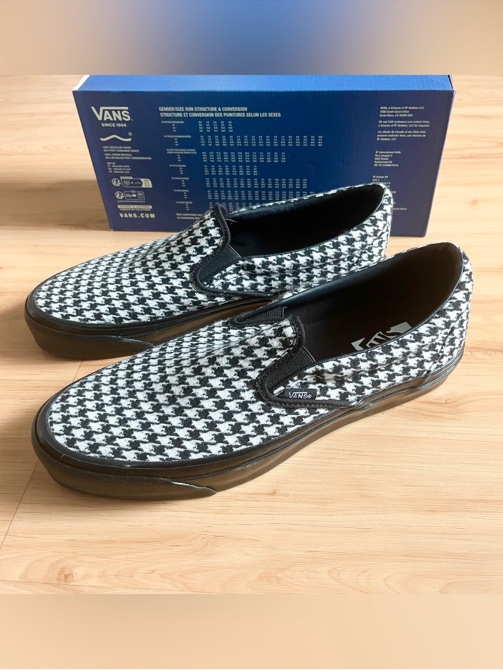 Vans Premium Classic Slip-On
Shoe Houndstooth Black / White Womens 9.0 US - Picture 8 of 11
